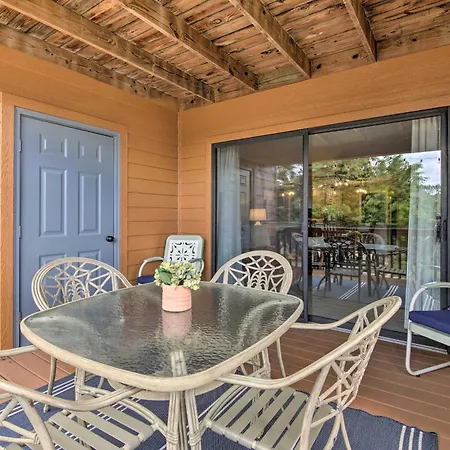 Branson Getaway With Balcony And Resort Amenities!
